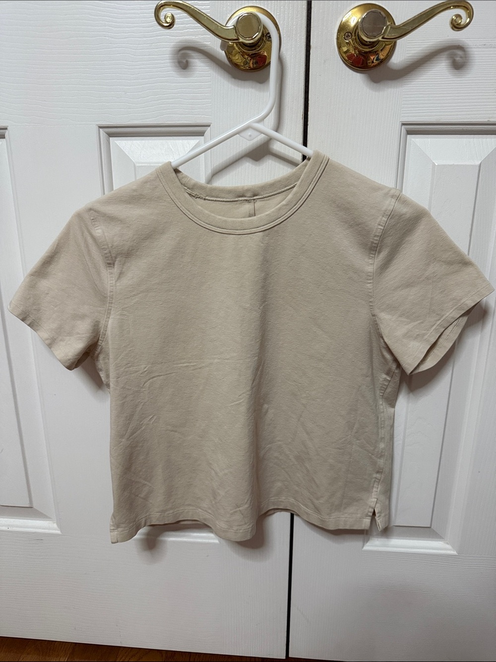 lululemon athletica Beige Short Sleeve Crewneck Tee